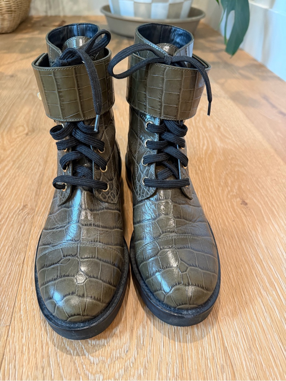 Louis Vuitton • Wonderland Crocodile Leather Boot - Picture 6 of 9
